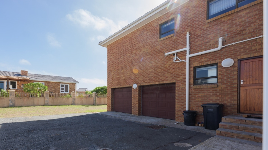 5 Bedroom Property for Sale in Oceanview Heights Western Cape